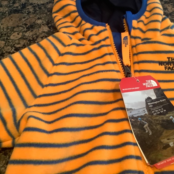 Boys North Face Reversable   Jacket Size 12-18 Months - NWT - Picture 6 of 7